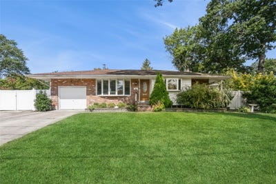 /international/us/135-wolf-hill-road-melville-ny-110096959839/
