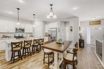 /international/us/9105-lexington-ave-n-circle-pines-mn-110105853306/