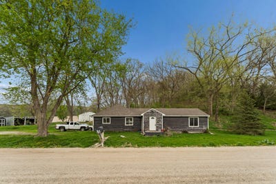 /international/us/1874-hillside-avenue-mondamin-ia-110107541533/