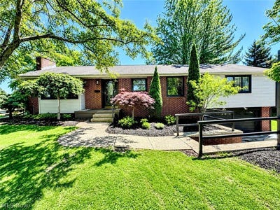 /international/us/8016-harris-drive-garrettsville-oh-110108657837/