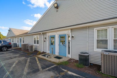 /international/us/4-barlows-landing-road-pocasset-ma-110102934200/