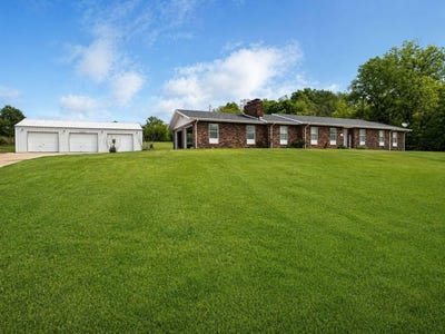 /international/us/1206-elm-avenue-ava-mo-110107604001/