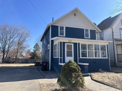 /international/us/1027-s-chicago-avenue-freeport-il-110106549501/
