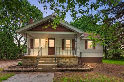 /international/us/11781-8th-avenue-nw-grand-rapids-mi-110108176320/