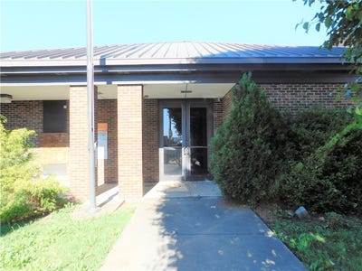 /international/us/1-main-street-masontown-pa-110096559226/