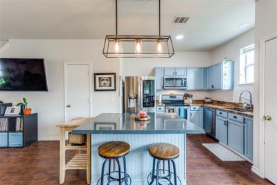 /international/us/18701-golden-eagle-way-elgin-tx-110100209029/