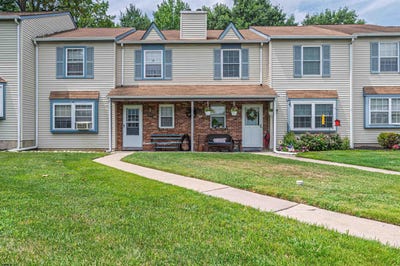 /international/us/827-saint-regis-ct-west-deptford-township-nj-110101662047/