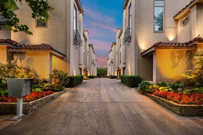 /international/us/4504-bowser-avenue-dallas-tx-110108547588/