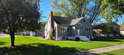 /international/us/601-10th-street-international-falls-mn-110110381900/