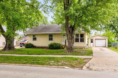 /international/us/705-se-trilein-drive-ankeny-ia-110107853111/