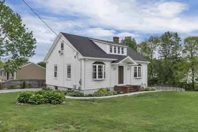 /international/us/531-putnam-pike-smithfield-ri-110099242876/
