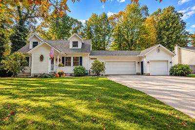 /international/us/15969-lone-pine-court-spring-lake-mi-110120533128/