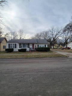 /international/us/322-4th-iola-ks-110105075477/