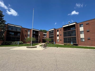 /international/us/1800-riverwood-drive-burnsville-mn-110106500294/