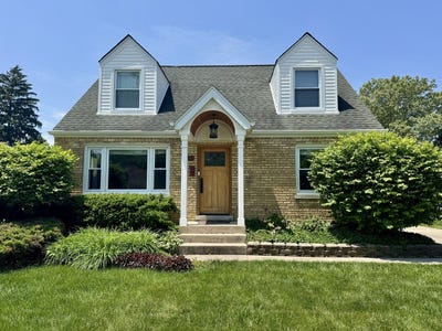 /international/us/218-n-eastwood-avenue-mount-prospect-il-110107663082/