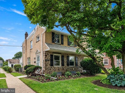 /international/us/1024-w-bridge-st-phoenixville-pa-110109242410/