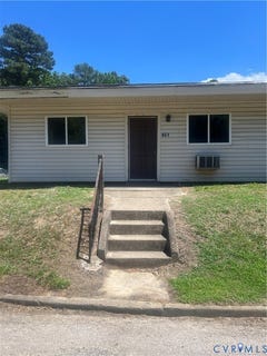 /international/us/601-monticello-drive-hopewell-va-110108844393/