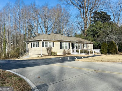 /international/us/437-e-louise-street-clarkesville-ga-110104953565/