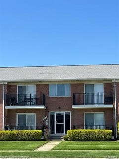 /international/us/32125-beaconsfield-street-roseville-mi-110107781302/