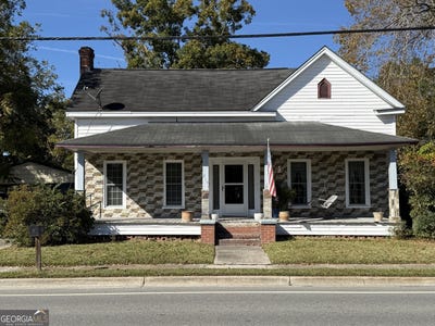 /international/us/219-n-college-street-pembroke-ga-110108169336/