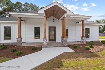 /international/us/129-southern-hills-drive-lucedale-ms-110108224782/