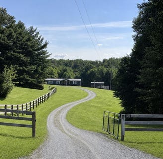 /international/us/1951-angel-ridge-road-hustonville-ky-110109524763/