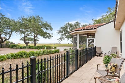/international/us/1502-royal-oaks-trail-rockport-tx-110105039439/