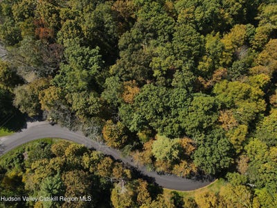 /international/us/399-floyd-ackert-road-new-paltz-ny-110102355498/