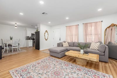 /international/us/401-e-linn-street-huntington-tx-110108744889/