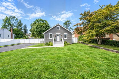 /international/us/36-mayflower-avenue-smithtown-ny-110110306148/