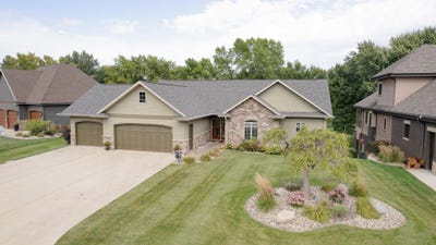 /international/us/932-emerald-pines-dr-arnolds-park-ia-110102404627/