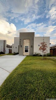 /international/us/7009-molinos-dr-laredo-tx-110120037423/