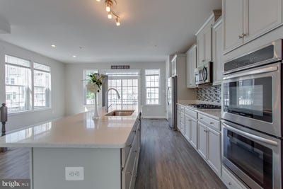 /international/us/7120-firwood-lane-landover-md-110100481440/