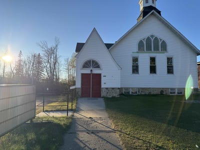 /international/us/5265-linden-street-laona-wi-110103326412/