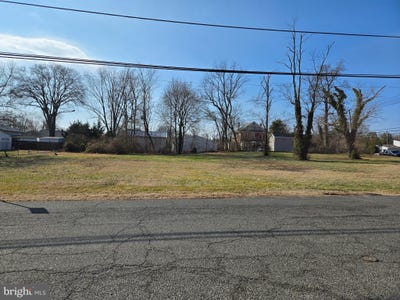 /international/us/4811-howard-avenue-beltsville-md-110097182524/