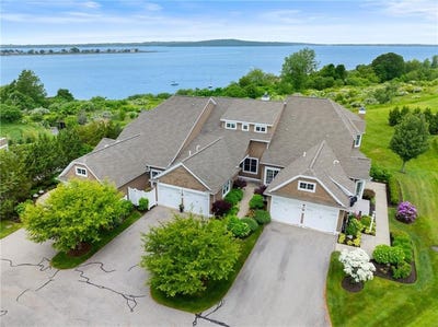 /international/us/83-waters-edge-street-tiverton-ri-110100129704/
