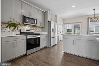 /international/us/8358-sallyport-st-lorton-va-110108408581/
