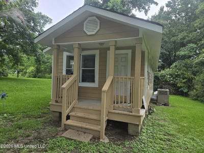 /international/us/1015-wilson-street-mccomb-ms-110108584533/
