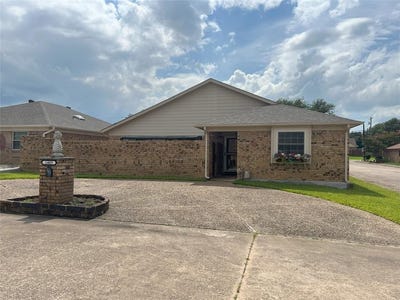 /international/us/1409-elmwood-street-sulphur-springs-tx-110100921281/