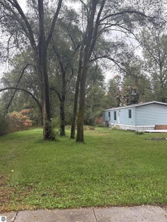/international/us/7461-3rd-street-thompsonville-mi-110120147681/