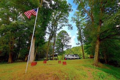 /international/us/6610-township-road-451-loudonville-oh-110102080768/