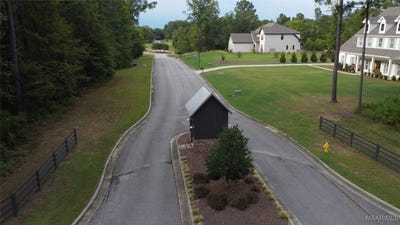 /international/us/16-doe-run-court-pike-road-al-110094109590/
