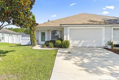 /international/us/8663-julia-marie-circle-jacksonville-fl-110100393861/