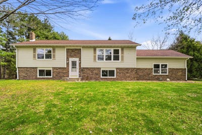 /international/us/5588-e-brown-road-little-suamico-wi-110107717808/