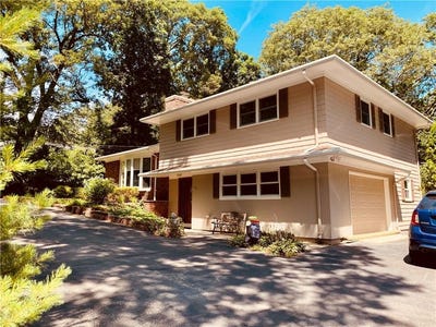 /international/us/643-middle-road-east-greenwich-ri-110100776466/