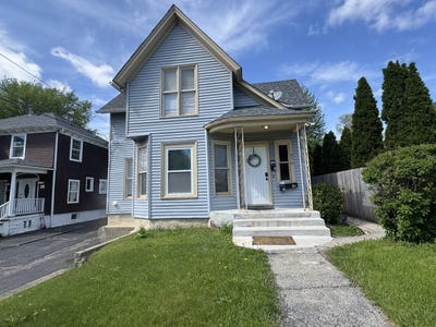 /international/us/370-bent-street-elgin-il-110107203998/