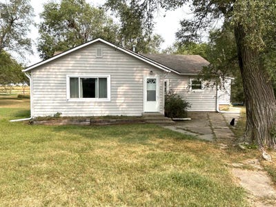 /international/us/1495-queen-rd-belleville-ks-110102120812/
