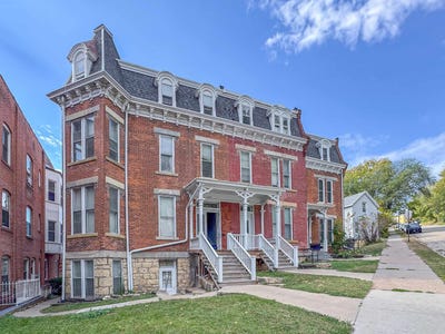 /international/us/1735-madison-street-dubuque-ia-110107636041/
