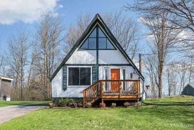 /international/us/940-sherman-street-marquette-mi-110108252088/
