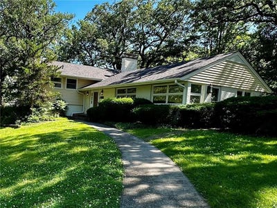 /international/us/403-lawn-avenue-maryville-mo-110108987866/